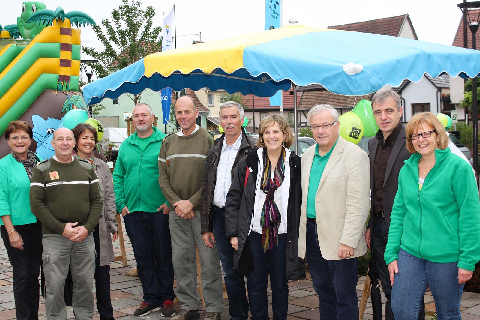 Christiane Roth, Présidente de la CCI de Colmar et du Centre-Alsace, entourée des commerçants de Wintzenheim © DR