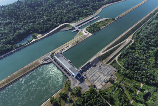 Les centrales hydroélectriques exploitées par EDF produisent l’équivalent de la moitié de la consommation électrique de l’Alsace. © P. Lortscher