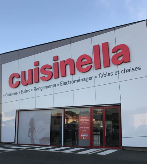 Cuisinella (Schmidt Groupe) compte 250 magasins et s'adresse  à une clientèle de 24/45 ans. © DR