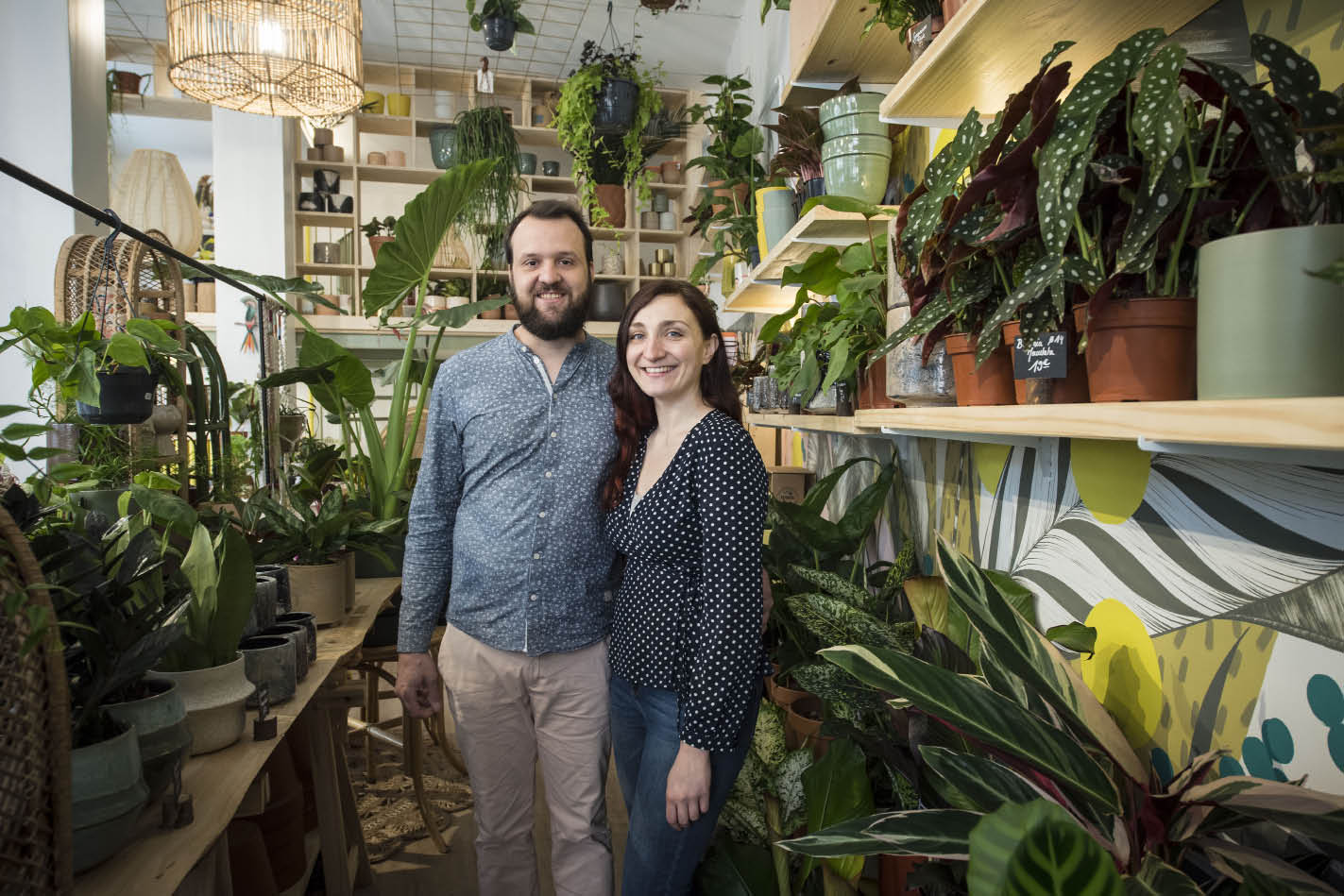 Stéphane et Jennifer sont convaincus des vertus apaisantes et dépolluantes des plantes d'intérieur.© Dorothée Parent 