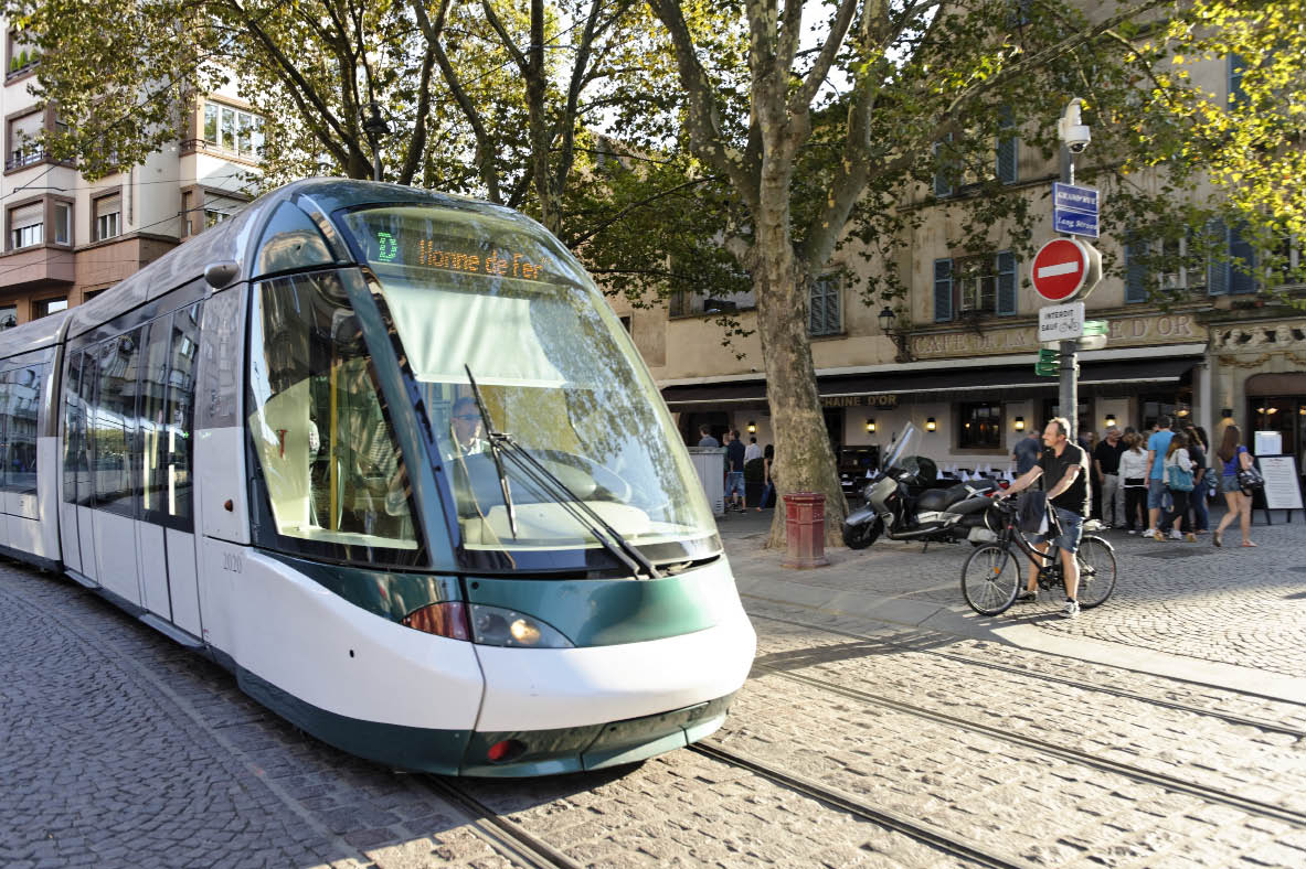 Le Pass Mobilités Entreprises, lancé par Strasbourg Mobilités en mai 2015, pour les déplacements professionnels dans l'Eurométropole de Strasbourg comprend l'abonnement de tramway. © Benoît Linder