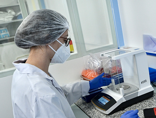 La société de biotechnologie Firalis produit, à Huningue, un test  salivaire de détection de la Covid-19 déjà commandé par 20 pays. @DR