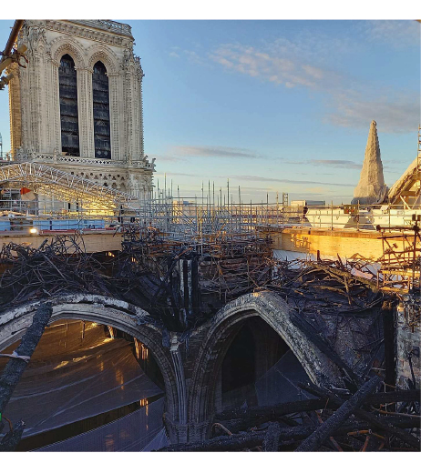 Les Laboratoires BPE ont analysé les pierres endommagées par l'incendie de la cathédrale Notre-Dame de Paris. © DR