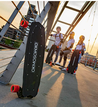 Le skateboard Okmos est accessible aux débutants comme aux plus expérimentés. © DR